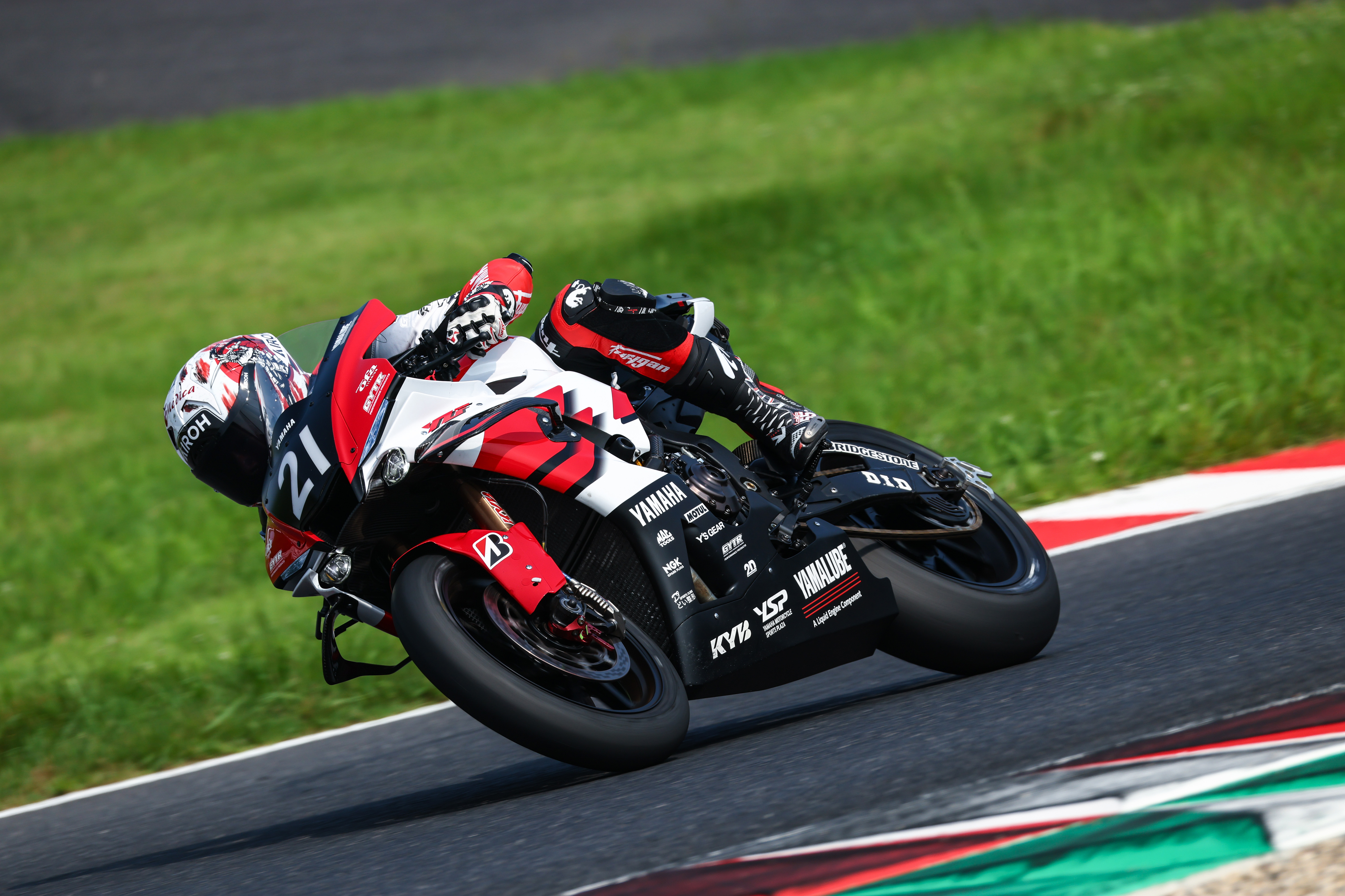 Yamaha Racing Team Riders Gather in Suzuka as Anniversary YZF-R1 Livery ...