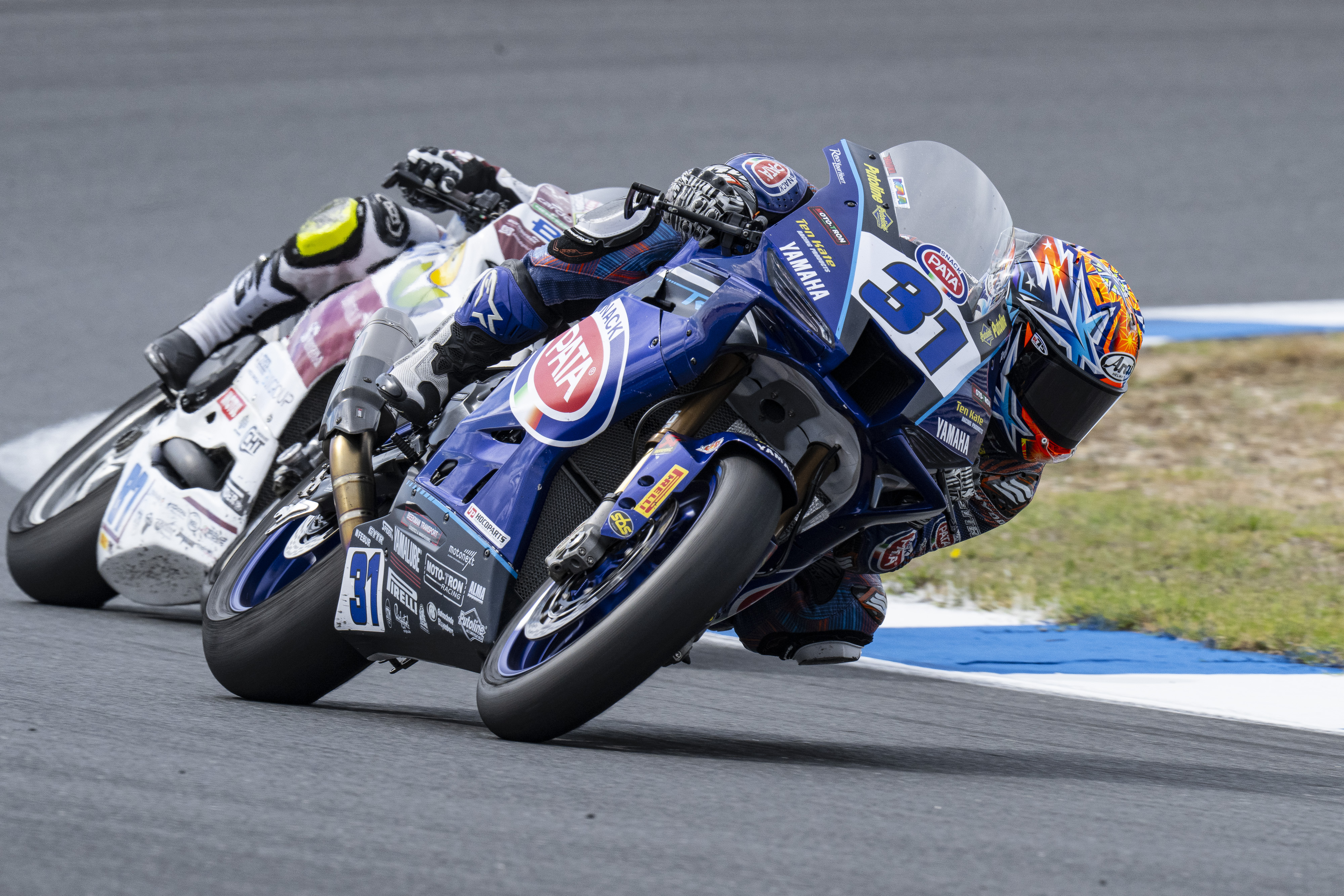 YA−MAN S12 プルーム　WR Manzi Wins Title in Style with Race 2 Victory in Estoril - Yamaha