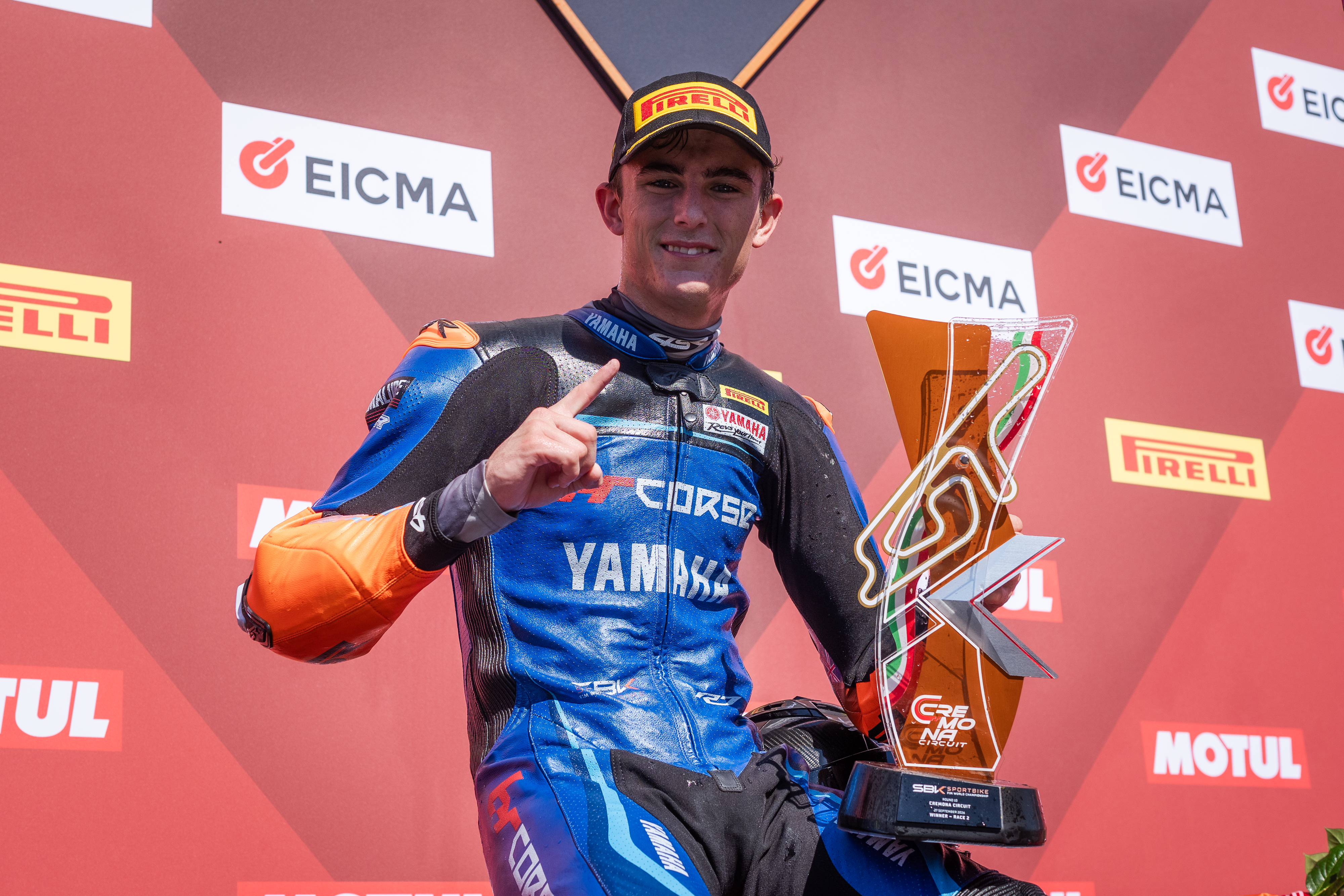 Carter Thompson won the R7's first race