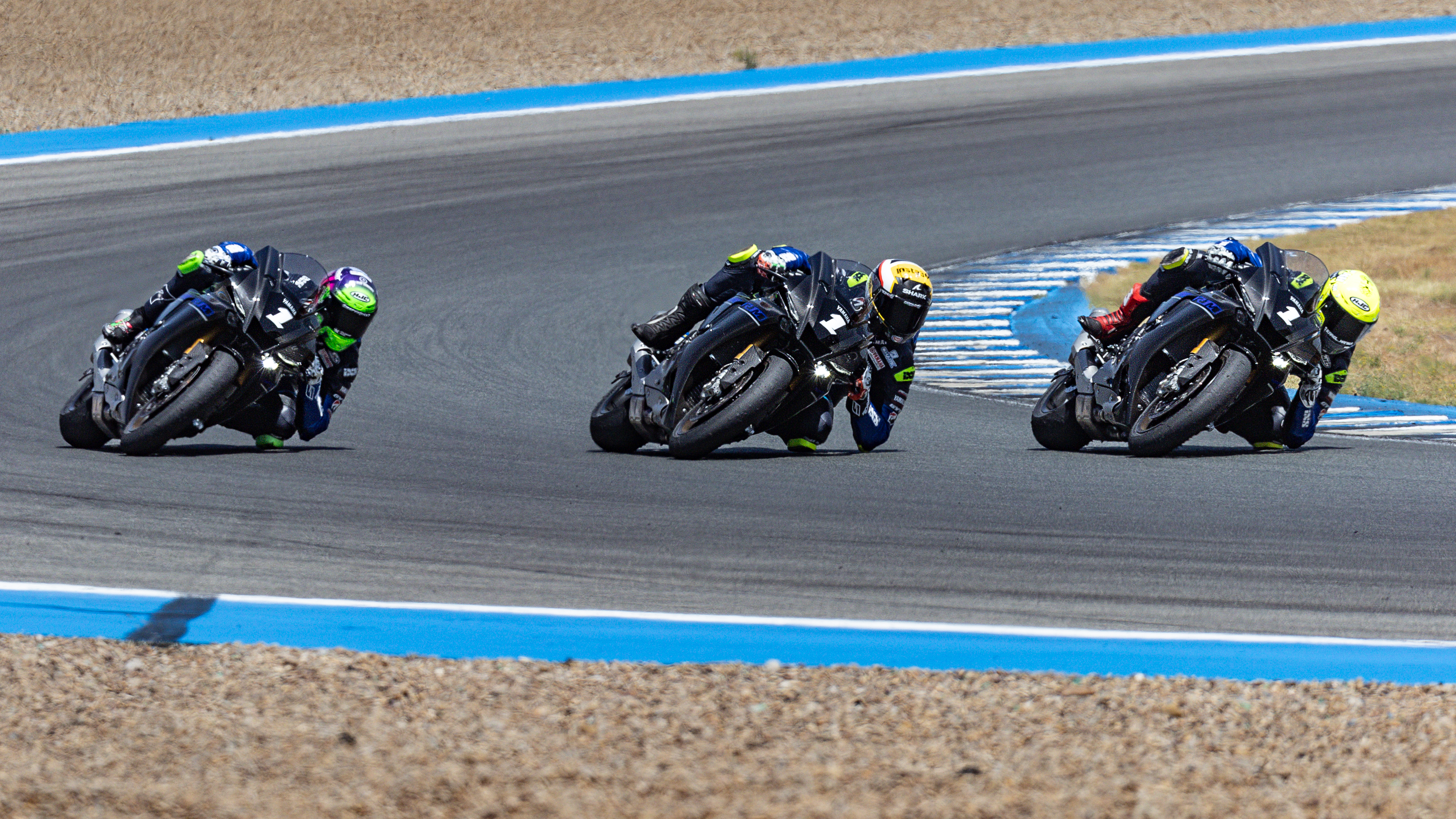 R1M Owners Joined on Track by Valentino Rossi as the Yamaha Racing ...