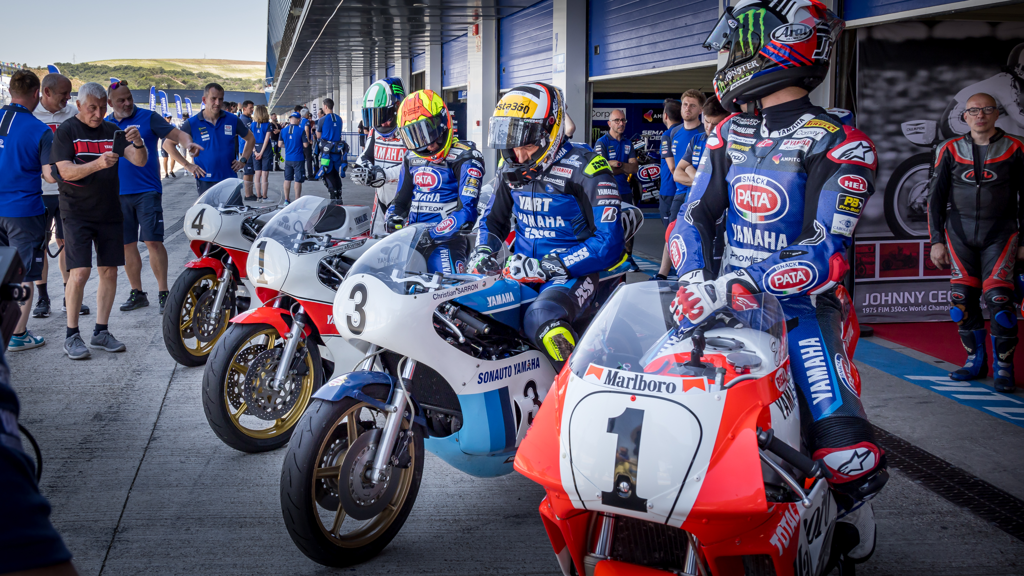 R1M Owners Joined on Track by Valentino Rossi as the Yamaha Racing ...