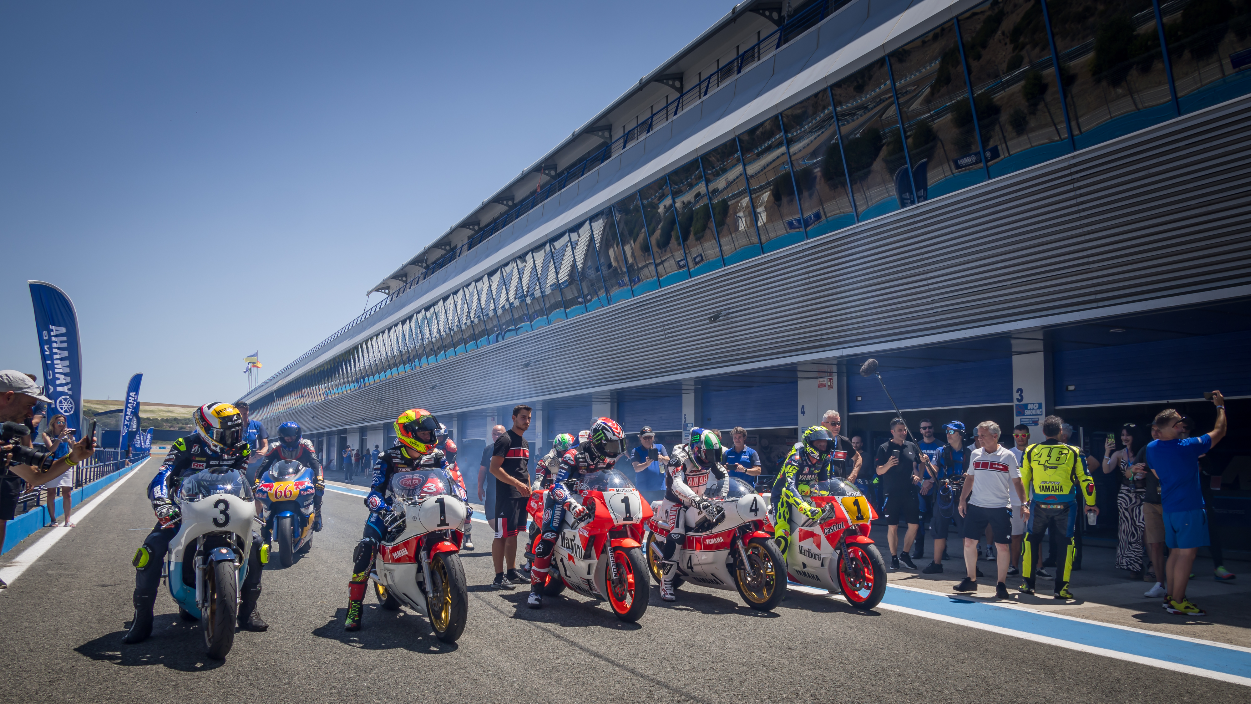 R1M Owners Joined on Track by Valentino Rossi as the Yamaha Racing ...