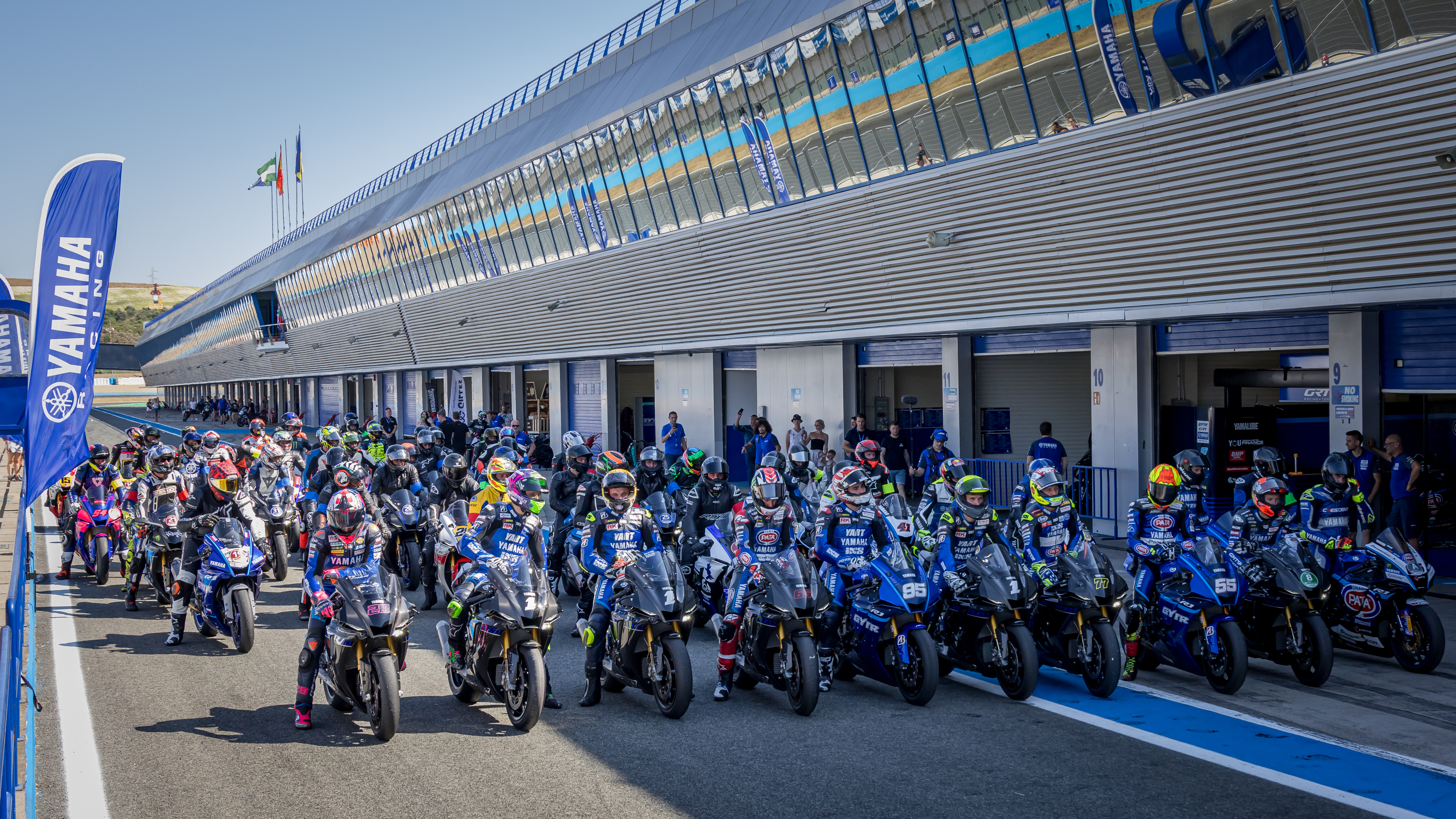 R1M Owners Joined on Track by Valentino Rossi as the Yamaha Racing ...